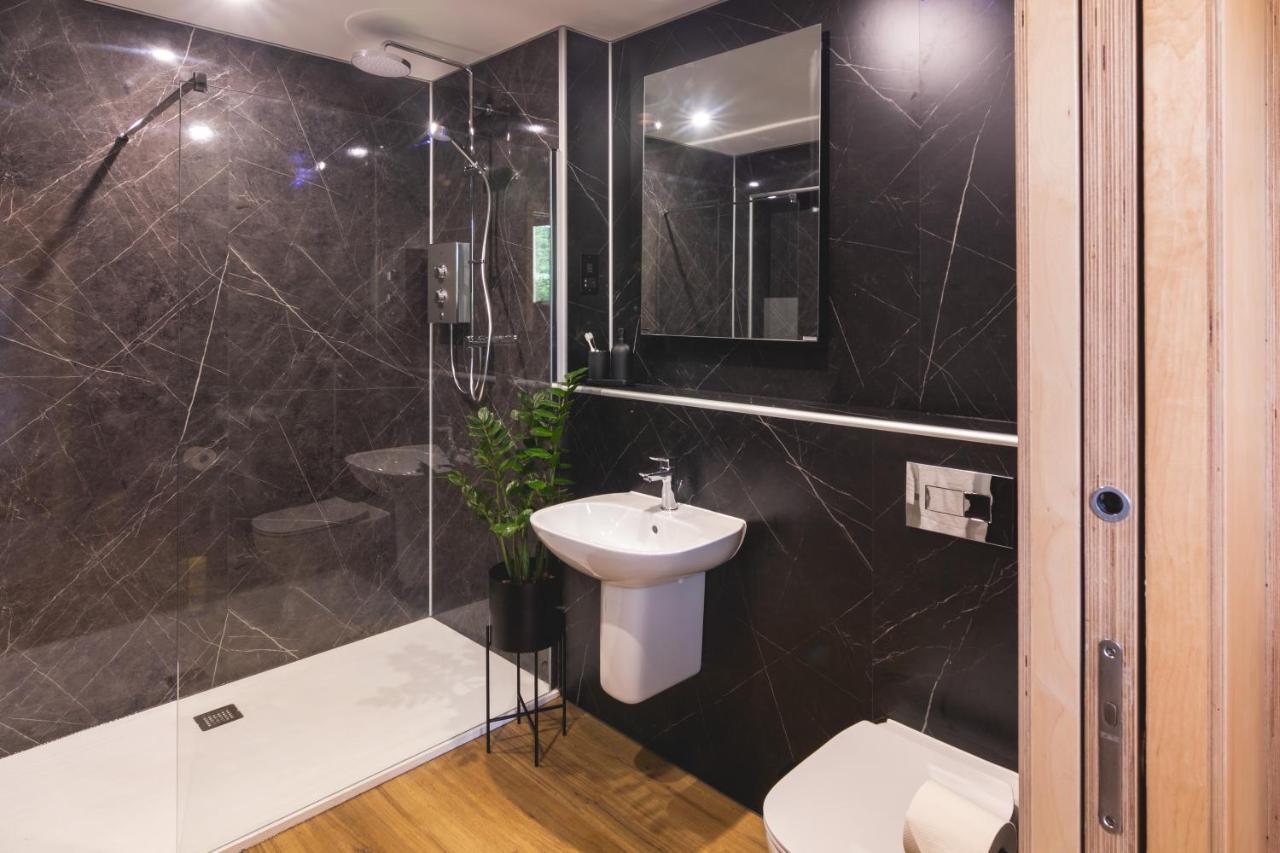 The Hive - Unique Hot Tub Cabin In Millport Bagian luar foto