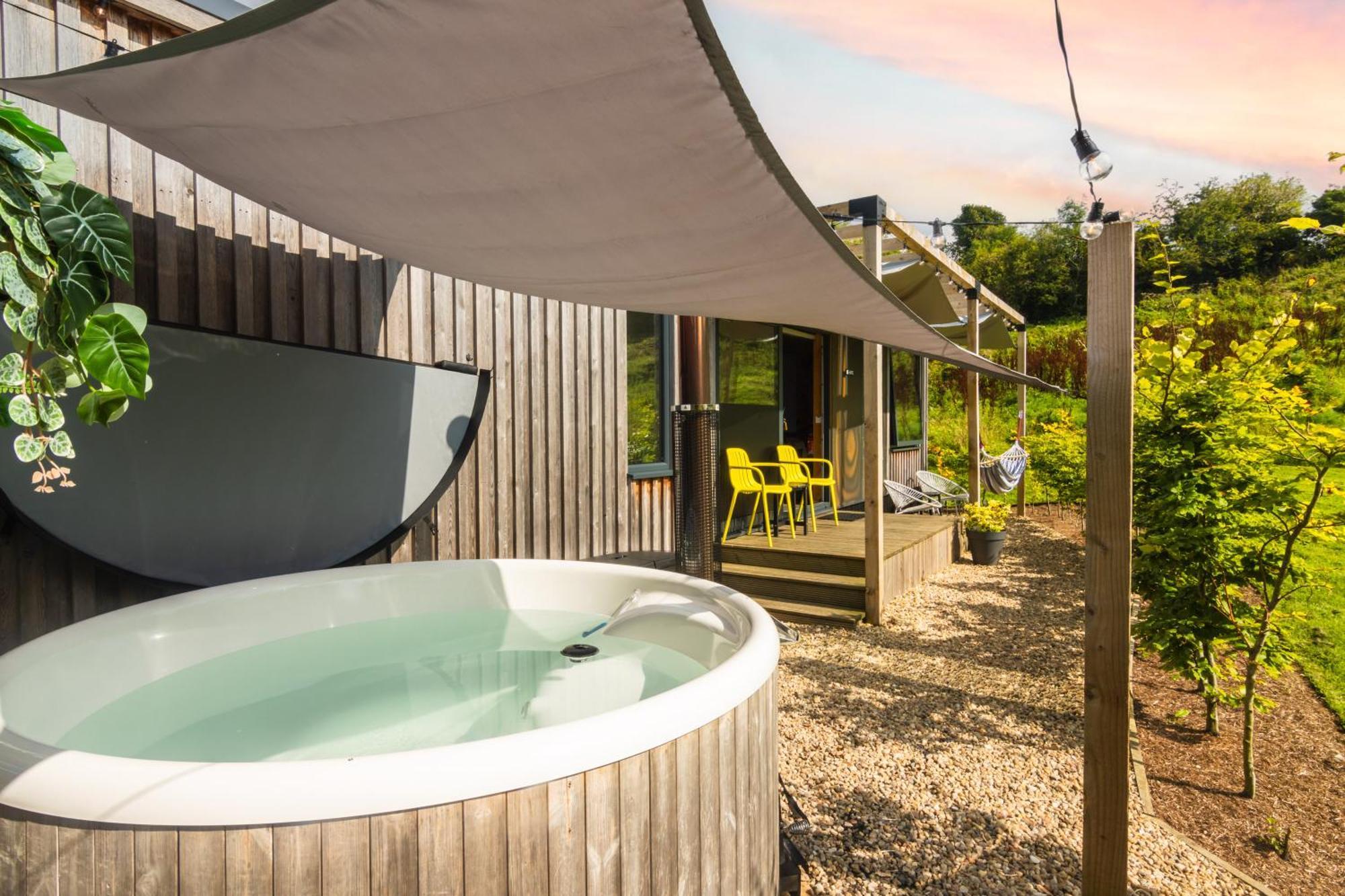 The Hive - Unique Hot Tub Cabin In Millport Bagian luar foto